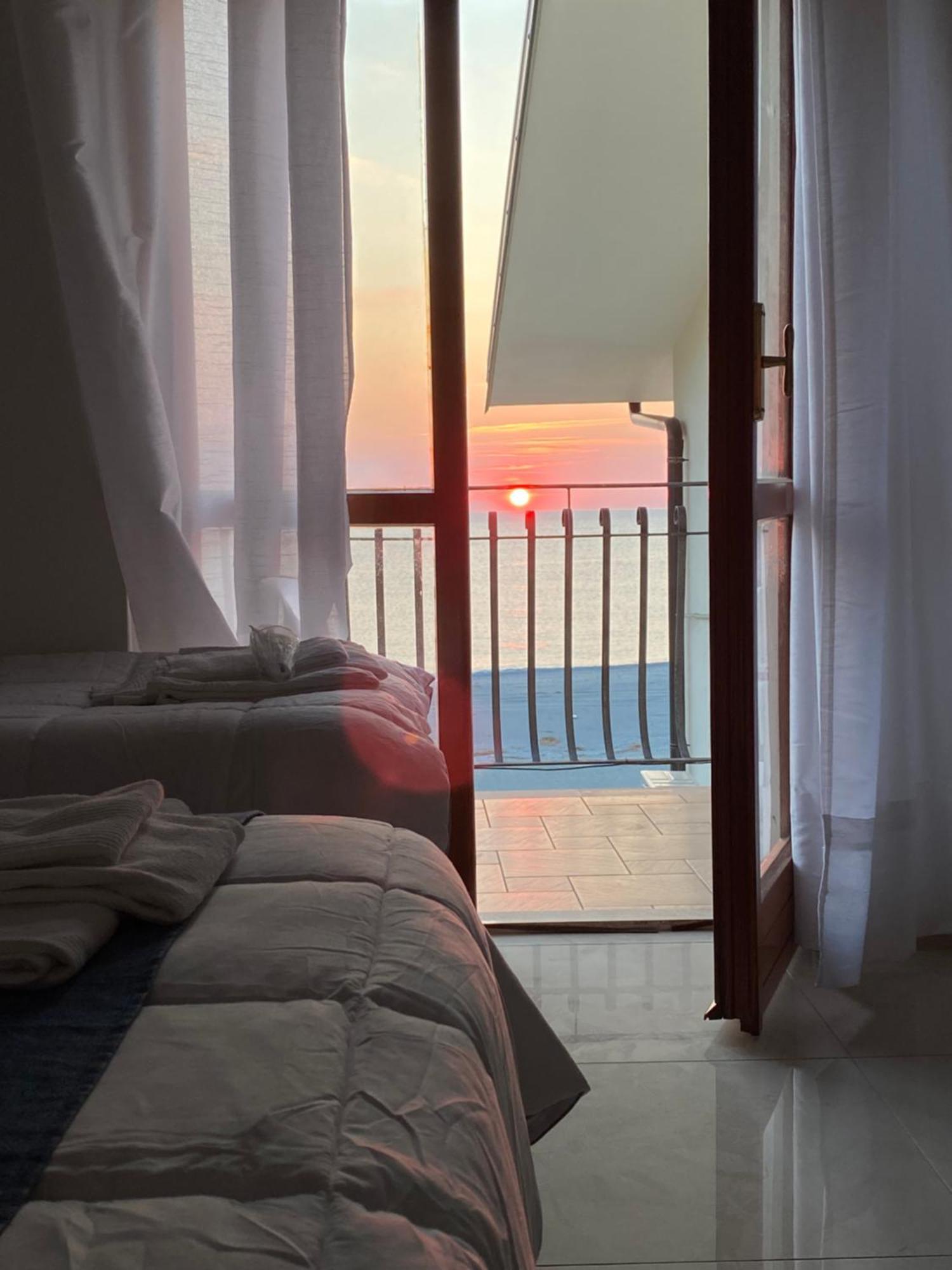 Vista Al Tramonto B&B Falerna Dış mekan fotoğraf